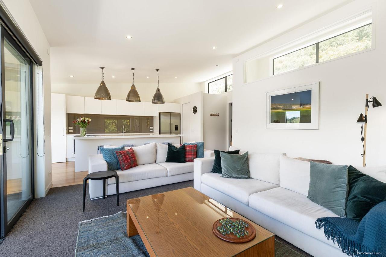 Okataina - Means Place Of Laughter, Luxury Retreat Villa Queenstown Exteriör bild