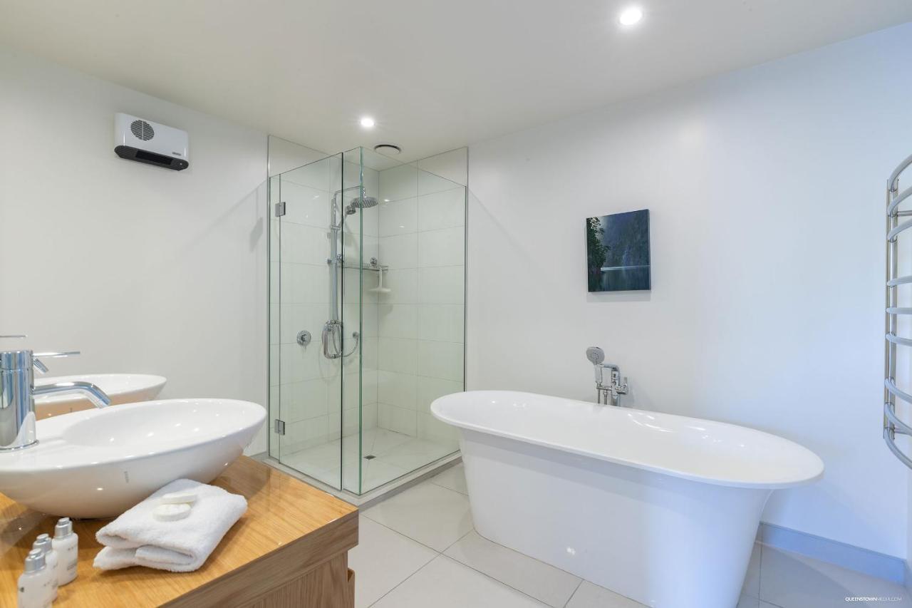 Okataina - Means Place Of Laughter, Luxury Retreat Villa Queenstown Exteriör bild